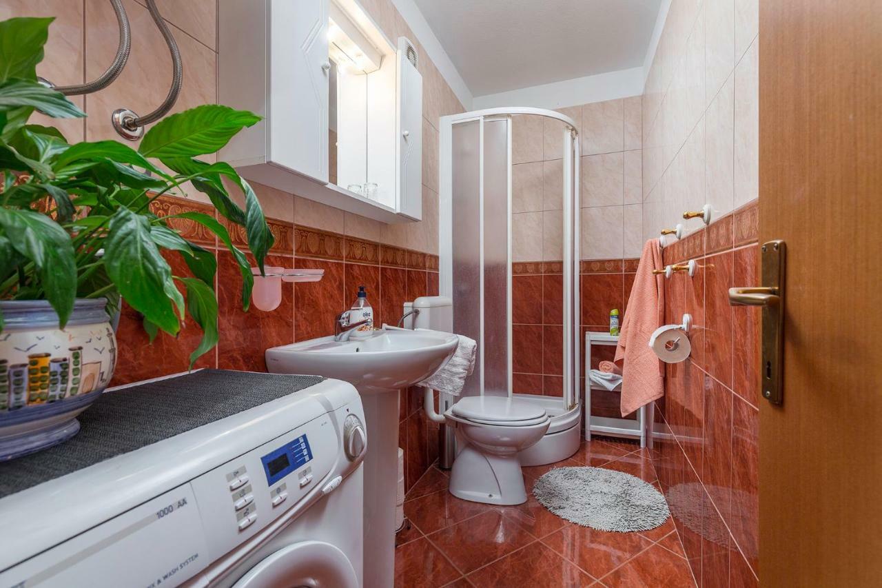 רוביני Apartment Sara מראה חיצוני תמונה