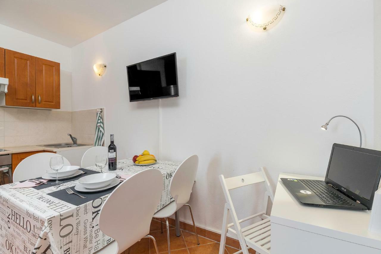 רוביני Apartment Sara מראה חיצוני תמונה