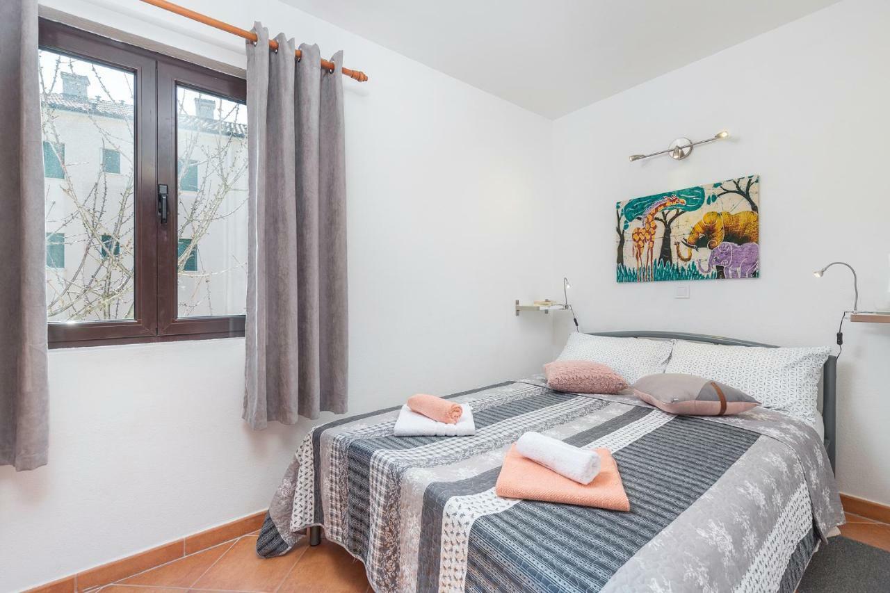 רוביני Apartment Sara מראה חיצוני תמונה