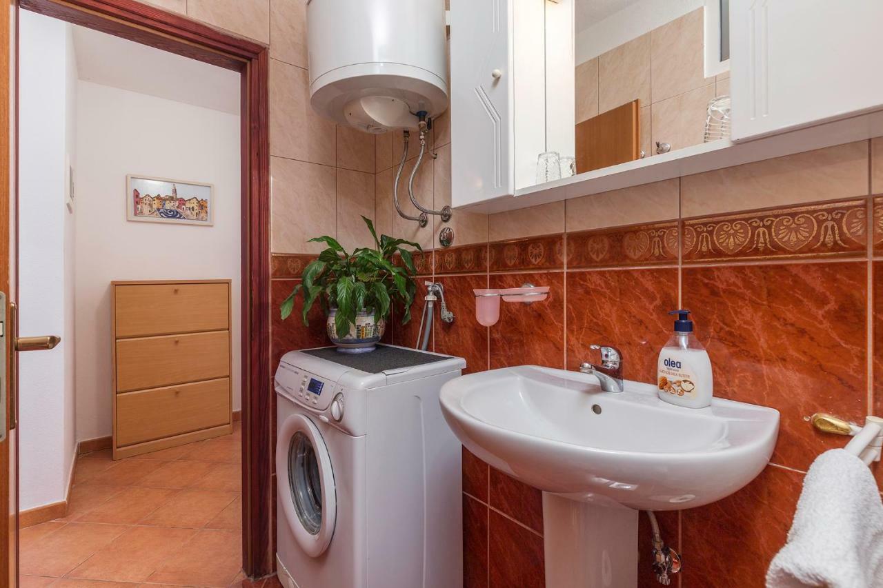 רוביני Apartment Sara מראה חיצוני תמונה