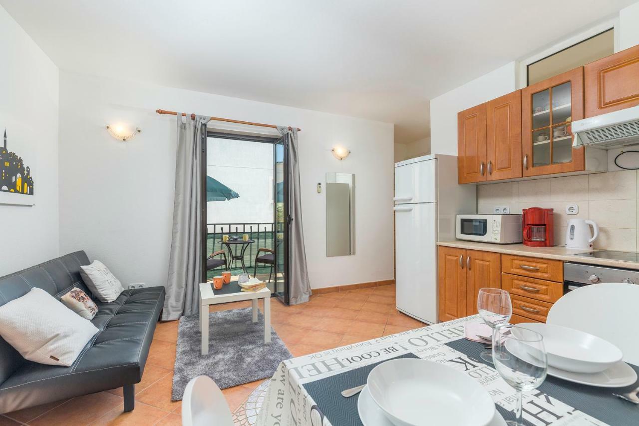 רוביני Apartment Sara מראה חיצוני תמונה